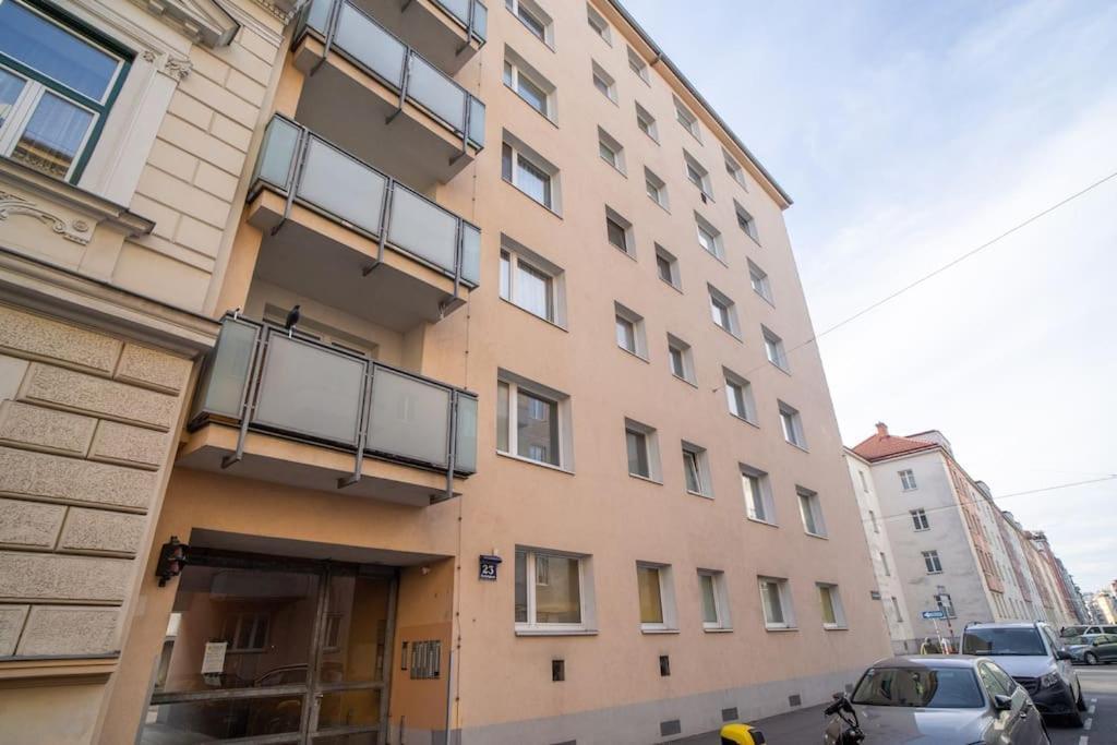 וינה Next To City Center Cozy Apartment מראה חיצוני תמונה
